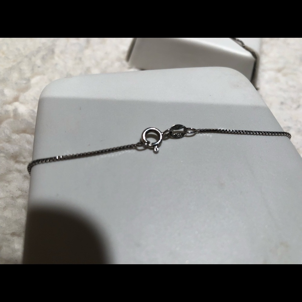 Pearl and diamond necklace on sterling silver chain - Picture 4 of 4